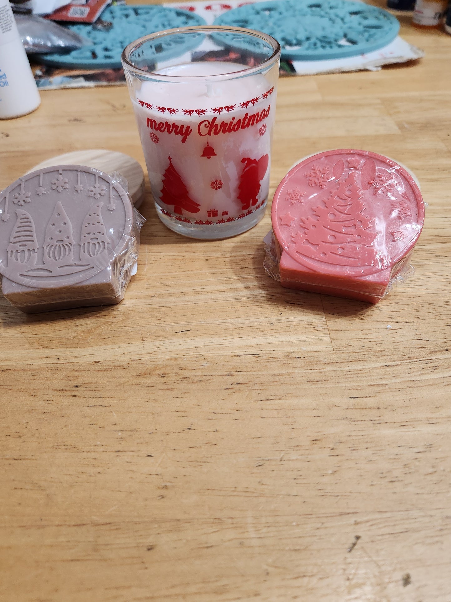 Tasty Christmas Treats Goatmilk Soap and Candle Gift Set (Unisex)