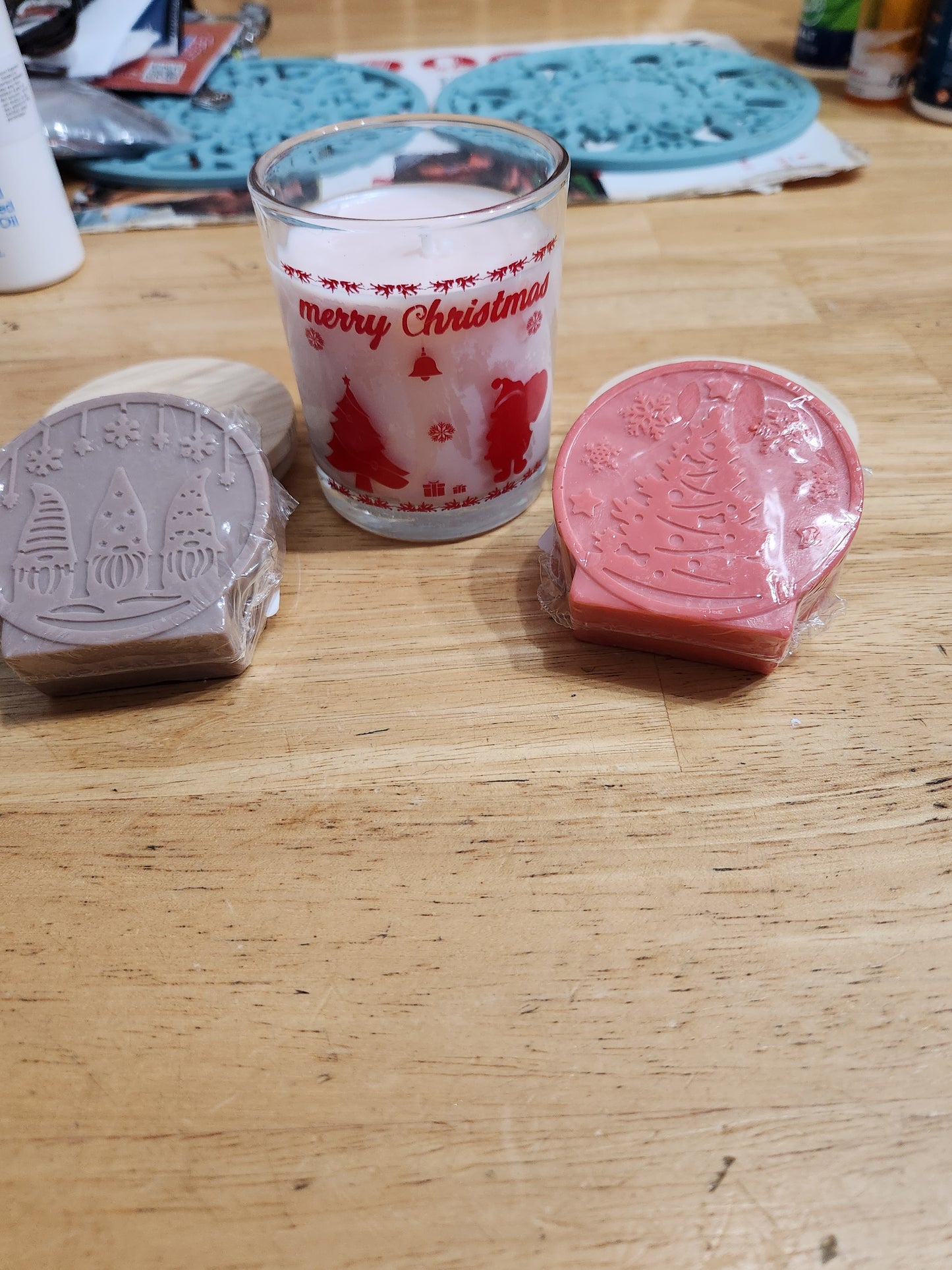 Tasty Christmas Treats Goatmilk Soap and Candle Gift Set (Unisex)