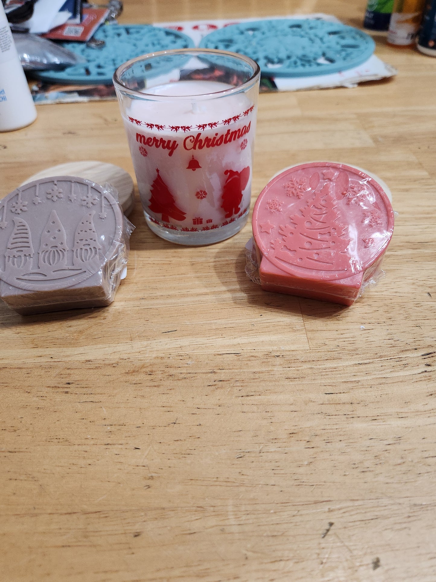 Tasty Christmas Treats Goatmilk Soap and Candle Gift Set (Unisex)