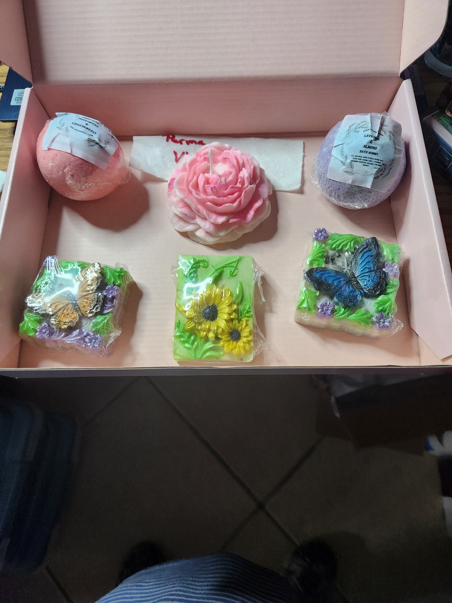 Mother's Day Butterflies Soaps & Bath Fizzy Bombs Gift Bundle