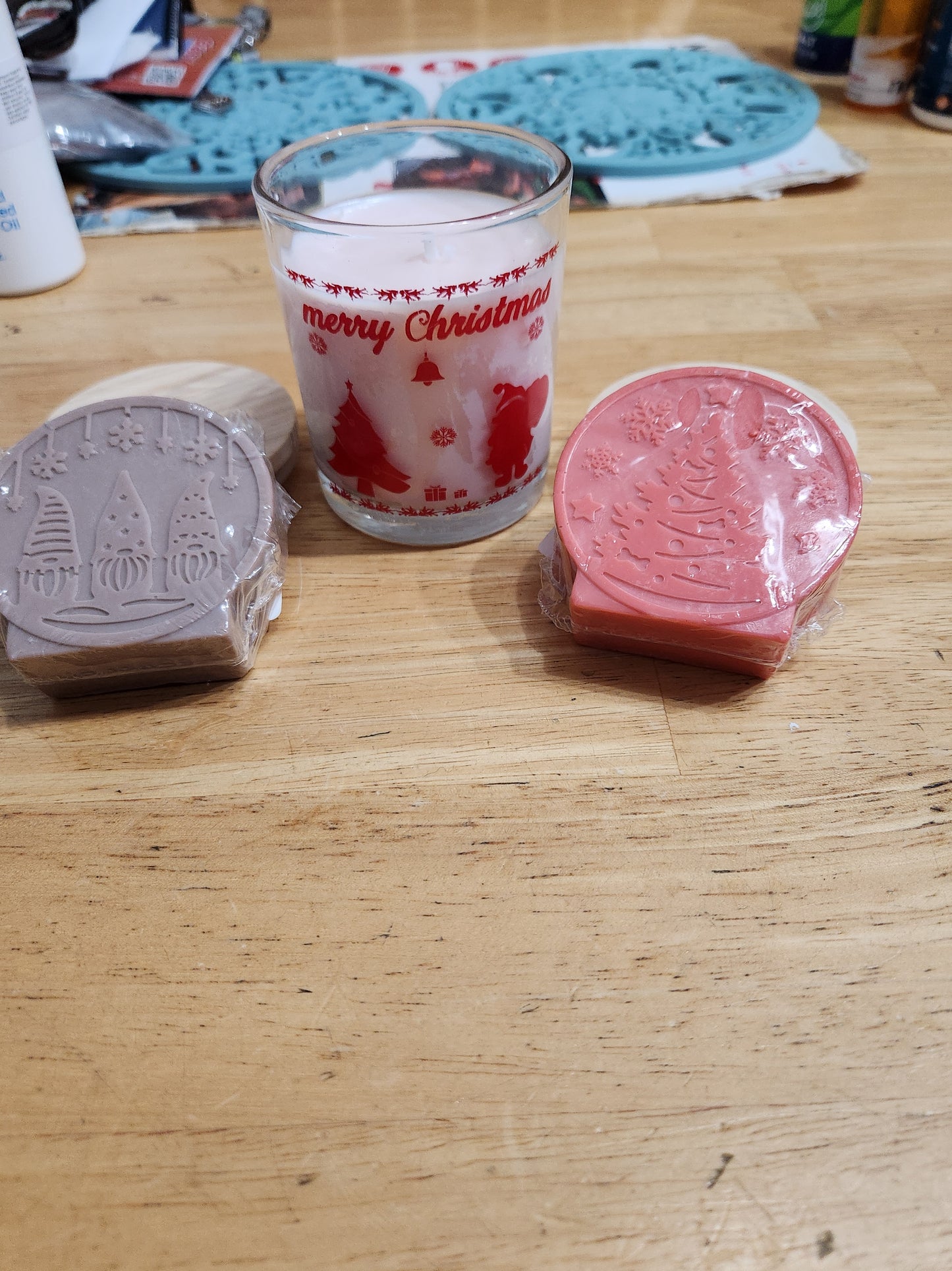 Tasty Christmas Treats Goatmilk Soap and Candle Gift Set (Unisex)